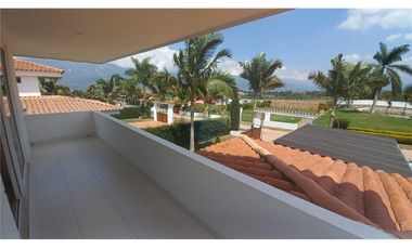 CASA AMPLIA EN CONDOMINIO EXCLUSIVO – BARILOCHE 23, FUSAGASUGÁ