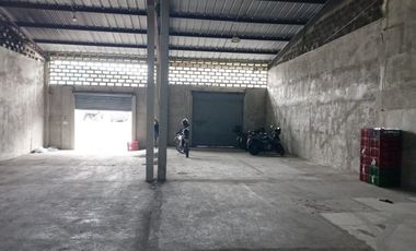 Alquiler de bodega en la ave Juan Tanca Marengo, 264 m2, sector San Felipe.