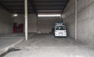Alquiler de bodega en la ave Juan Tanca Marengo, 264 m2, sector San Felipe.