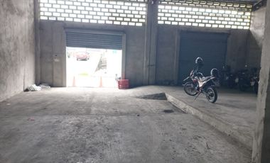 Alquiler de bodega en la ave Juan Tanca Marengo, 264 m2, sector San Felipe.