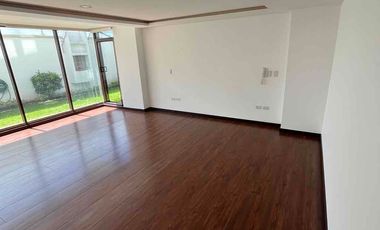 Venta departamento en Cumbaya