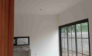 Dijual cepat rumah harga terjangkau dekat pusat perbelanjaan dan berada di pusat kota