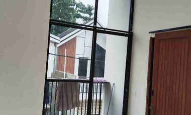 Dijual cepat rumah harga terjangkau dekat pusat perbelanjaan dan berada di pusat kota