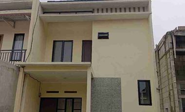 Dijual cepat rumah harga terjangkau dekat pusat perbelanjaan dan berada di pusat kota