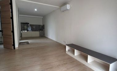 disewakan cepat rumah rapi siap huni di cendana icon lippo karawaci