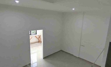 Di jual rumah cantik minimalis 2 lantai Kampung Rawa Jakarta pusat