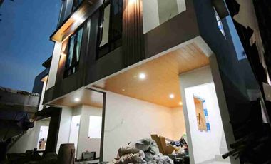 Di jual rumah cantik minimalis 2 lantai Kampung Rawa Jakarta pusat