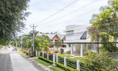 Modern Luxury House and Lot For Sale in Ladislawa Garden Village