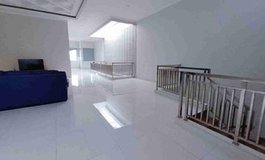 Rumah Mewah 2 lt Ling Nyaman di Pusat Kota Solo