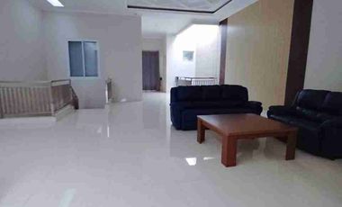 Rumah Mewah 2 lt Ling Nyaman di Pusat Kota Solo