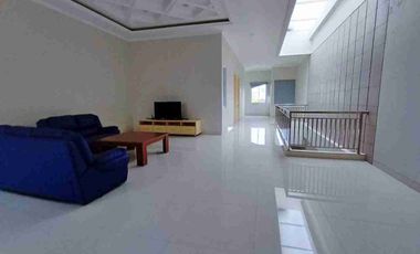 Rumah Mewah 2 lt Ling Nyaman di Pusat Kota Solo