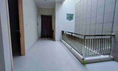 Rumah Mewah 2 lt Ling Nyaman di Pusat Kota Solo
