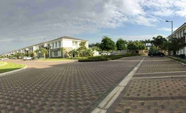 DEPARTAMENTO  DE VENTA PLANTA BAJA  EN JARDINES DE PARQUE MAGNO