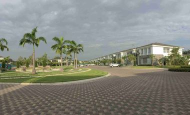 DEPARTAMENTO  DE VENTA PLANTA BAJA  EN JARDINES DE PARQUE MAGNO