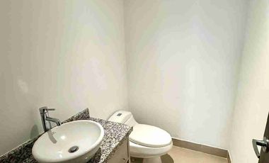 DEPARTAMENTO  DE VENTA PLANTA BAJA  EN JARDINES DE PARQUE MAGNO