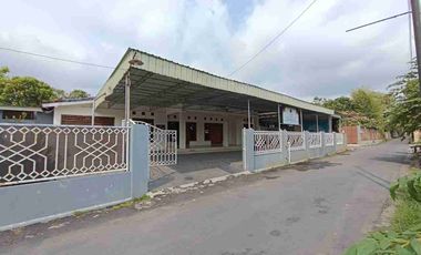 Disewakan rumah Besar dan Luas  Strategis cocok utk  kantor/tempat usaha/hunian pribadi di Jl. Godean km 7 sidoarum, sleman, Yk