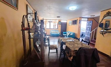 Casa De 3 Pisos En La Perla