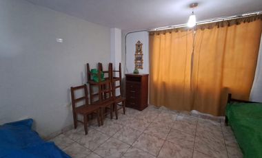 Casa De 3 Pisos En La Perla