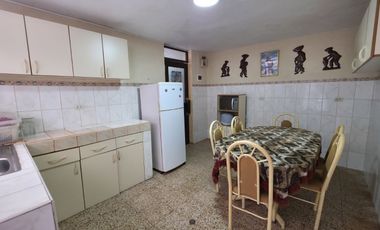 Casa De 3 Pisos En La Perla