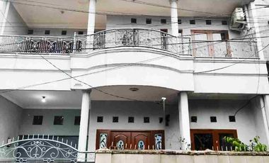 Disewakan rumah Buahbatu nilem 4+1 kamar tidur semi furnish