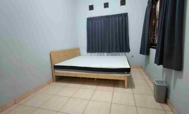 Disewakan rumah Buahbatu nilem 4+1 kamar tidur semi furnish