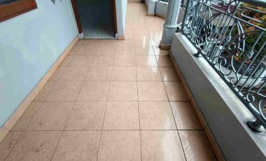 Disewakan rumah Buahbatu nilem 4+1 kamar tidur semi furnish