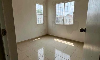 CASA EN ESQUINA DENTRO DE PRIVADA CON ALBERCA EN FRACCIONAMIENTO PALMA REAL, VERACRUZ