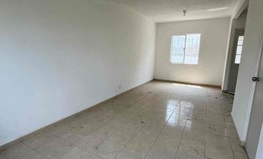 CASA EN ESQUINA DENTRO DE PRIVADA CON ALBERCA EN FRACCIONAMIENTO PALMA REAL, VERACRUZ