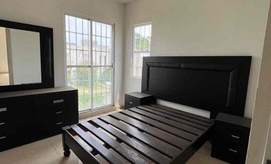 CASA EN ESQUINA DENTRO DE PRIVADA CON ALBERCA EN FRACCIONAMIENTO PALMA REAL, VERACRUZ