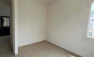 CASA EN ESQUINA DENTRO DE PRIVADA CON ALBERCA EN FRACCIONAMIENTO PALMA REAL, VERACRUZ