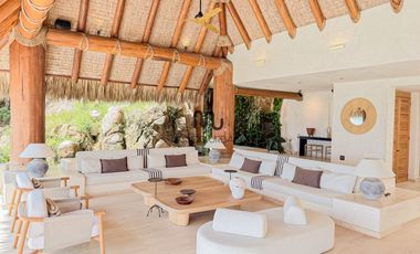 Casa espectacular en venta en Acapulco Punta Diamante con acceso a playa