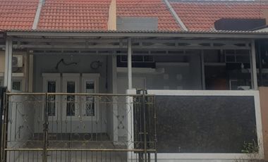 DIJUAL RUMAH BAGUS DAN TERAWAT HADAP TIMUR HARGA PALING MURAH DI ARCADIA DAAN MOGOT