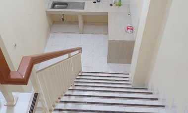 DIJUAL RUMAH BAGUS DAN TERAWAT HADAP TIMUR HARGA PALING MURAH DI ARCADIA DAAN MOGOT