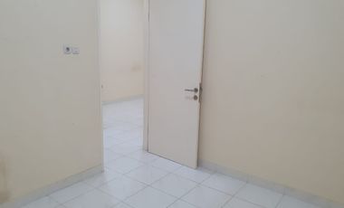 DIJUAL RUMAH BAGUS DAN TERAWAT HADAP TIMUR HARGA PALING MURAH DI ARCADIA DAAN MOGOT