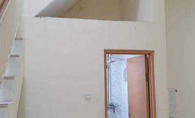 DIJUAL RUMAH BAGUS DAN TERAWAT HADAP TIMUR HARGA PALING MURAH DI ARCADIA DAAN MOGOT