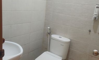 DIJUAL RUMAH BAGUS DAN TERAWAT HADAP TIMUR HARGA PALING MURAH DI ARCADIA DAAN MOGOT