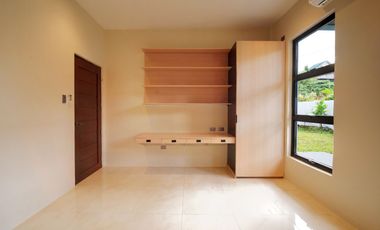 4-Bedroom House and Lot For Sale in Nasugbu-Tagaytay Highway Alfonso Csvite