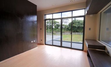 4-Bedroom House and Lot For Sale in Nasugbu-Tagaytay Highway Alfonso Csvite