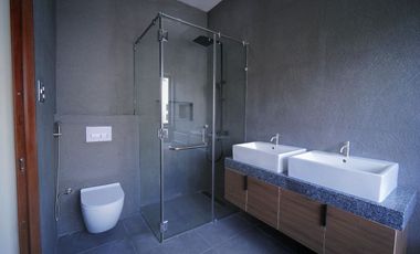 4-Bedroom House and Lot For Sale in Nasugbu-Tagaytay Highway Alfonso Csvite