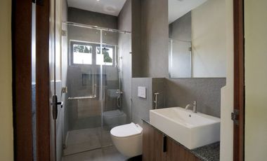 4-Bedroom House and Lot For Sale in Nasugbu-Tagaytay Highway Alfonso Csvite