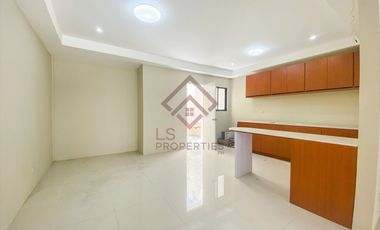 SH29 FOR SALE Brand New Townhouse in Multinational Village in Parañaque