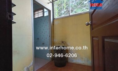 3-storey apartment, 156 sq m, Thongthip Place, near Wat Thammanawa School, Soi Wat Thammanawa, Chiang Rak Noi Road, Bang Pa-in, Phra Nakhon Si Ayuttha