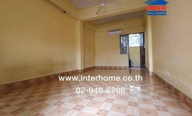 3-storey apartment, 156 sq m, Thongthip Place, near Wat Thammanawa School, Soi Wat Thammanawa, Chiang Rak Noi Road, Bang Pa-in, Phra Nakhon Si Ayuttha