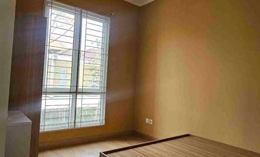 Super Murah Rumah Cantik Fully Furnished Siap Huni Lokasi Paling Favorite