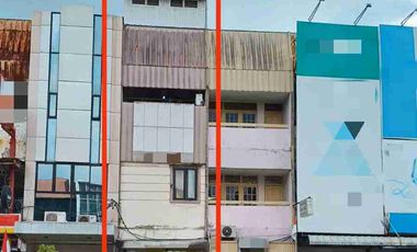 Ruko + rumah 3 lantai strategis di pusat kota Pontianak, Jl. Gajah Mada