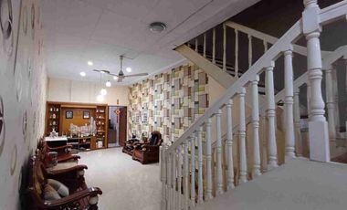 Ruko + rumah 3 lantai strategis di pusat kota Pontianak, Jl. Gajah Mada