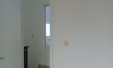 Disewa Rumah Siap Huni di cluster Australia 6x15m, 2AC Green Lake City