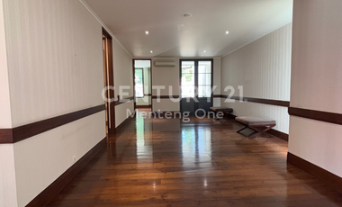 Luxury House for Rent in Central Menteng, Jakarta | 570 m² Land, 850 m² Building, 2 Floors + Basement, Balcony, Fully Equipped Kitchen | USD 6,000/Mon
