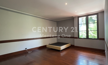 Luxury House for Rent in Central Menteng, Jakarta | 570 m² Land, 850 m² Building, 2 Floors + Basement, Balcony, Fully Equipped Kitchen | USD 6,000/Mon