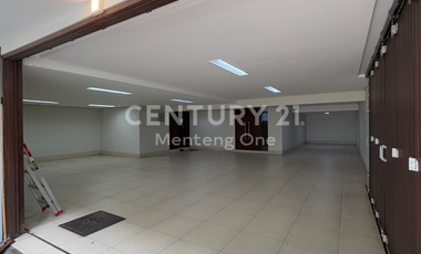 Luxury House for Rent in Central Menteng, Jakarta | 570 m² Land, 850 m² Building, 2 Floors + Basement, Balcony, Fully Equipped Kitchen | USD 6,000/Mon